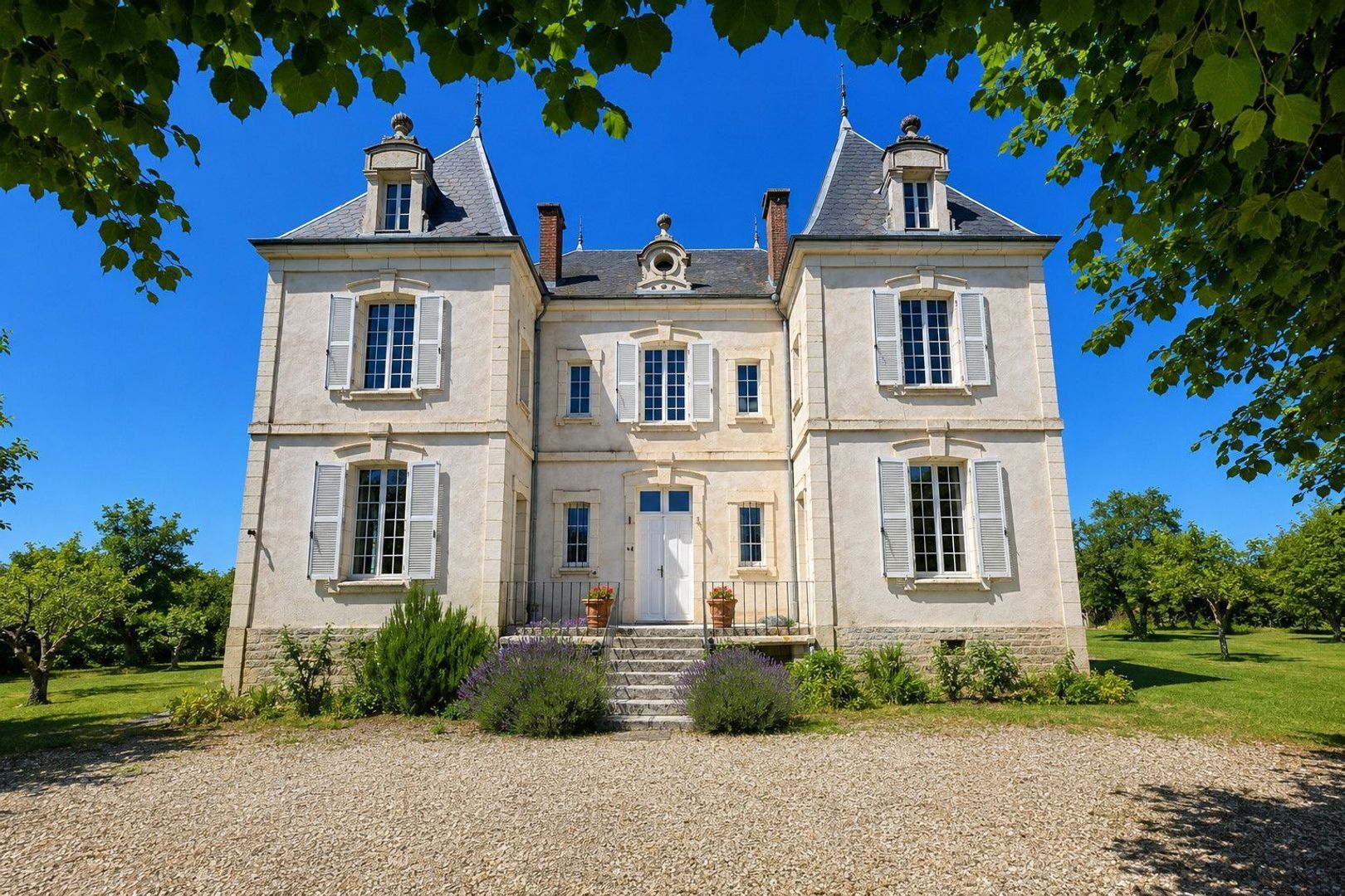 Flogny-la-Chapelle, Flogny-la-Chapelle foto-0