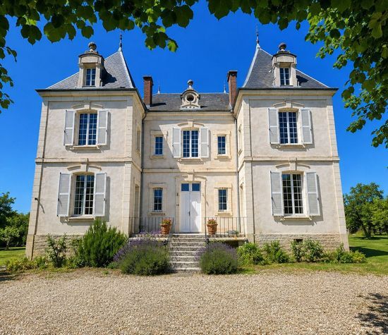 Flogny-la-Chapelle, Flogny-la-Chapelle