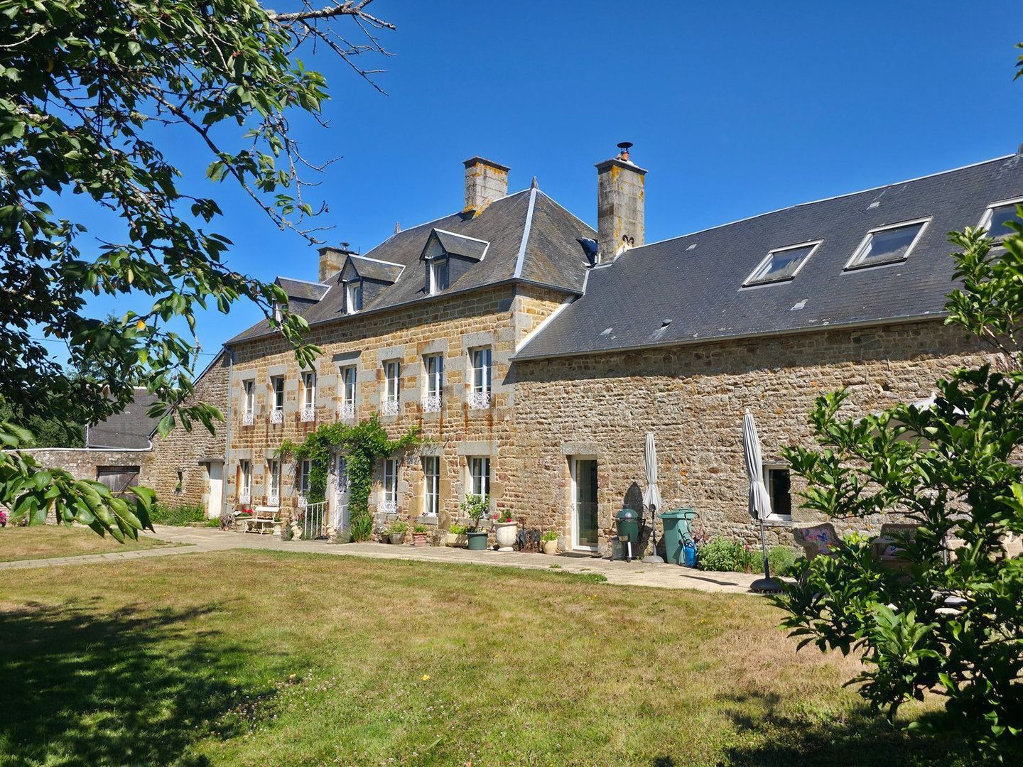 Athis-Val de Rouvre, Athis-Val de Rouvre foto-0