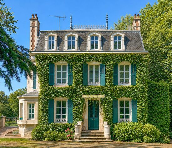 Pouligny-Saint-Pierre, Pouligny-Saint-Pierre