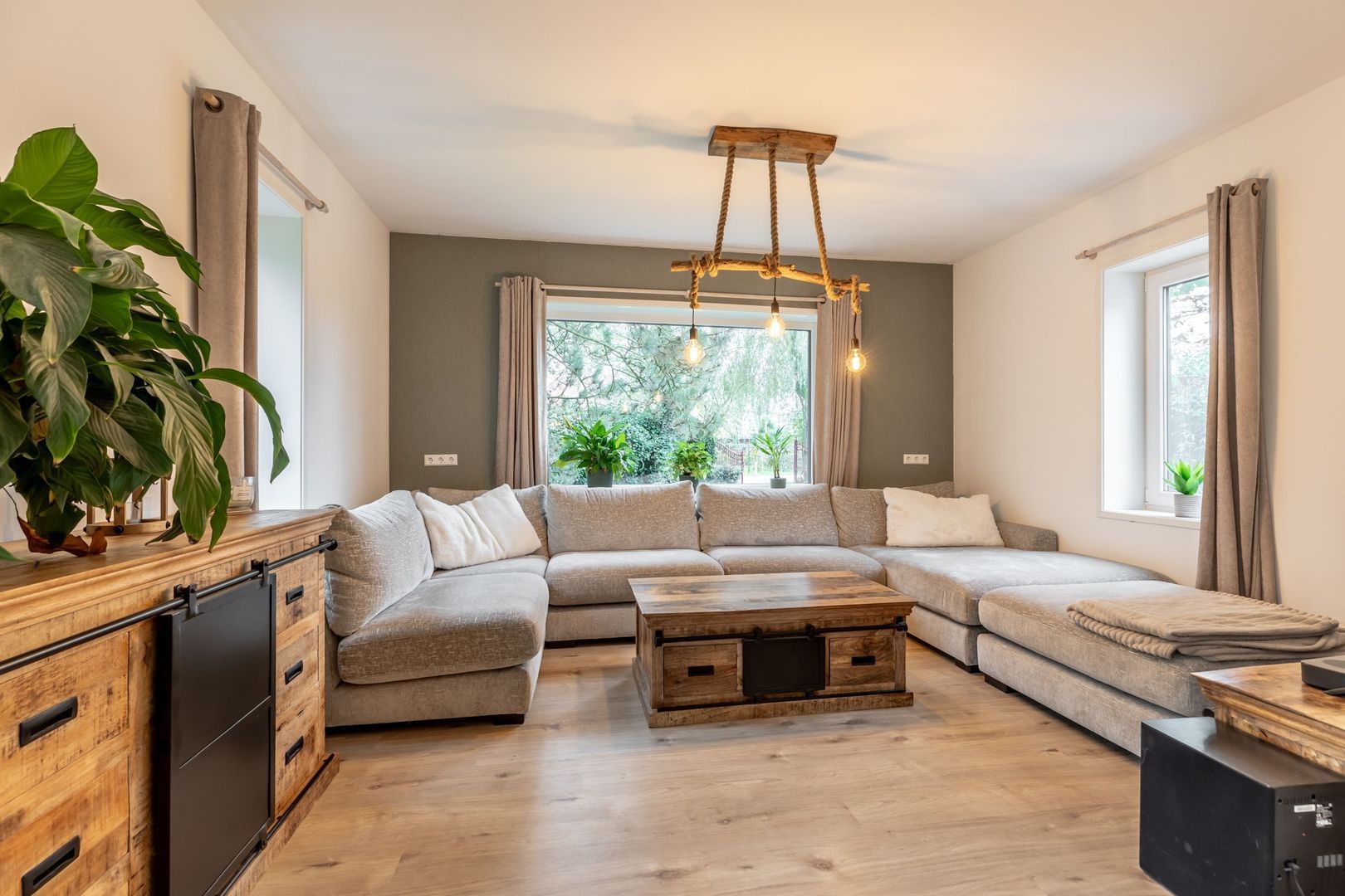 Middelweg 10, Rockanje foto-2