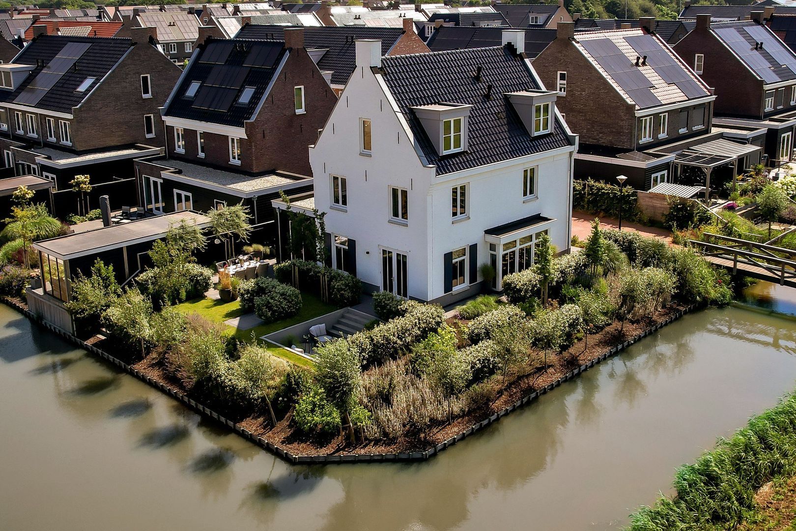 Bijenkorf 25, Moordrecht foto-1