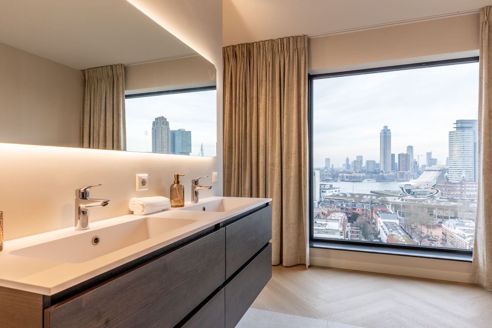 Maashaven N.z. 711, Rotterdam foto-35