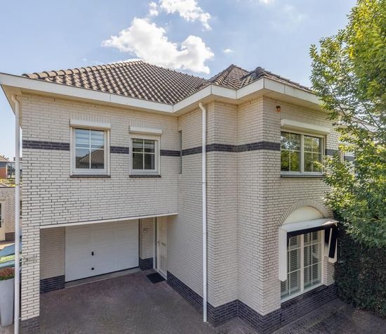 Schepenlaan 9, Mijnsheerenland