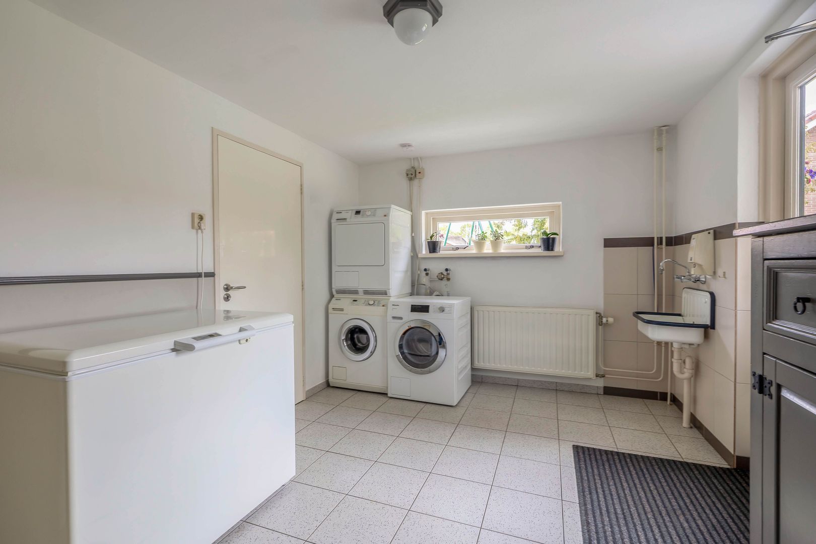 Irenelaan 4, Dirksland foto-16