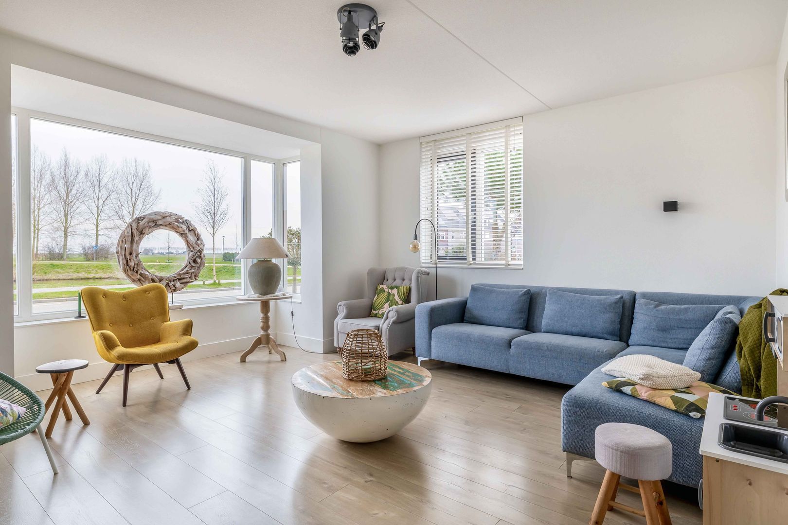 Joost van den Vondellaan 122, Middelharnis foto-1