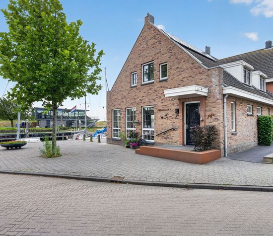 Handelskade 1, Oude-Tonge