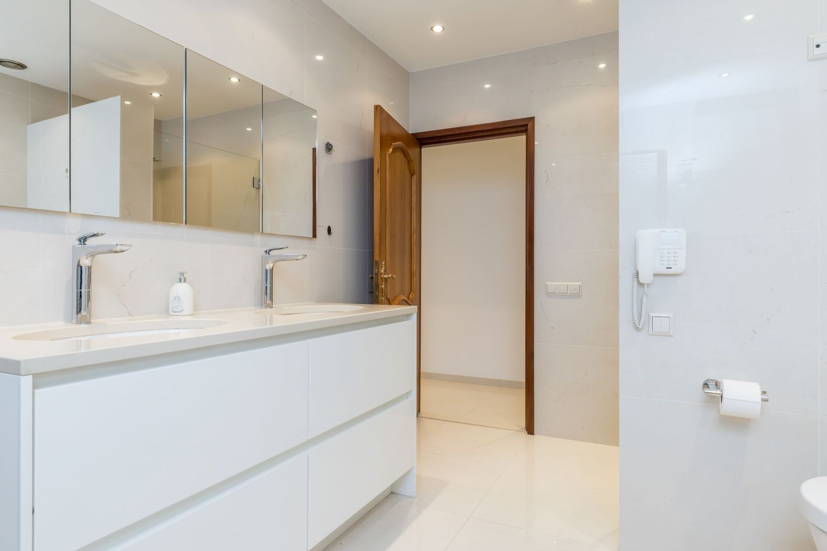 Vlekkenkamp 20 image 1