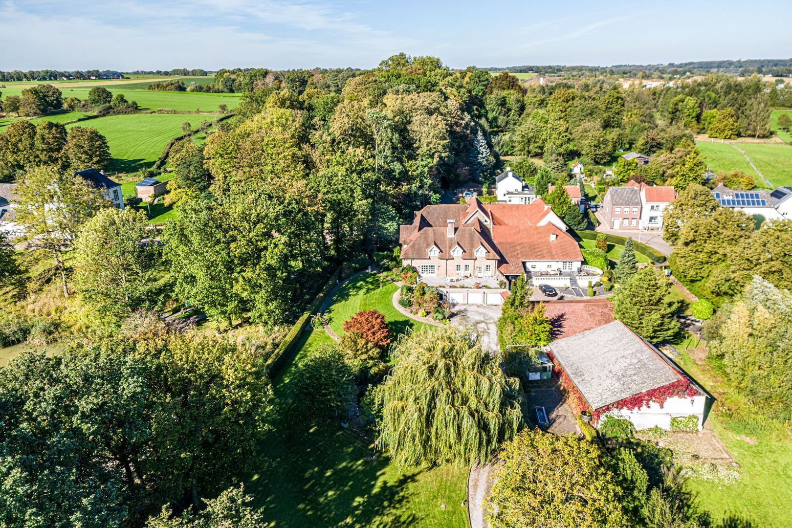 Nierhoven 10 image 1