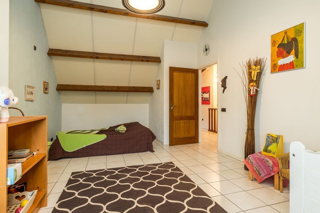 Nierhoven 10 image thumbs 1