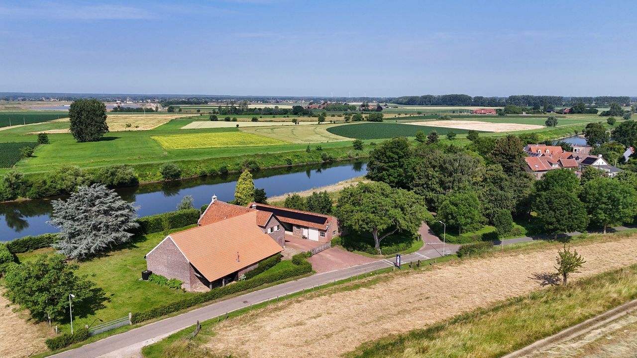 Visserweert 17, Roosteren