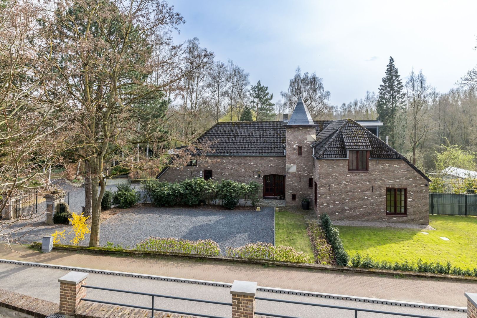 Achter de Kerk 4 image 1