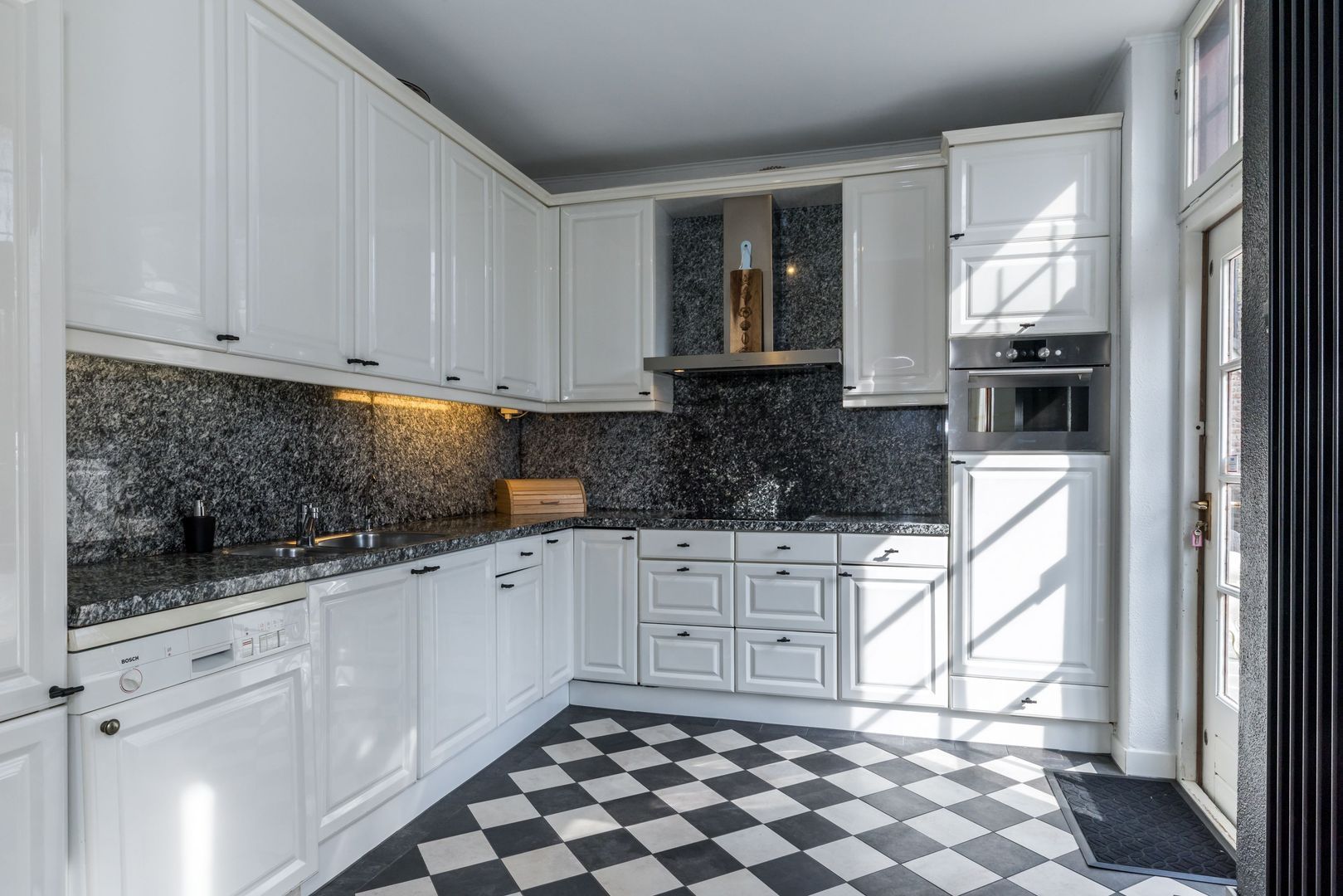 Achter de Kerk 4 image 1