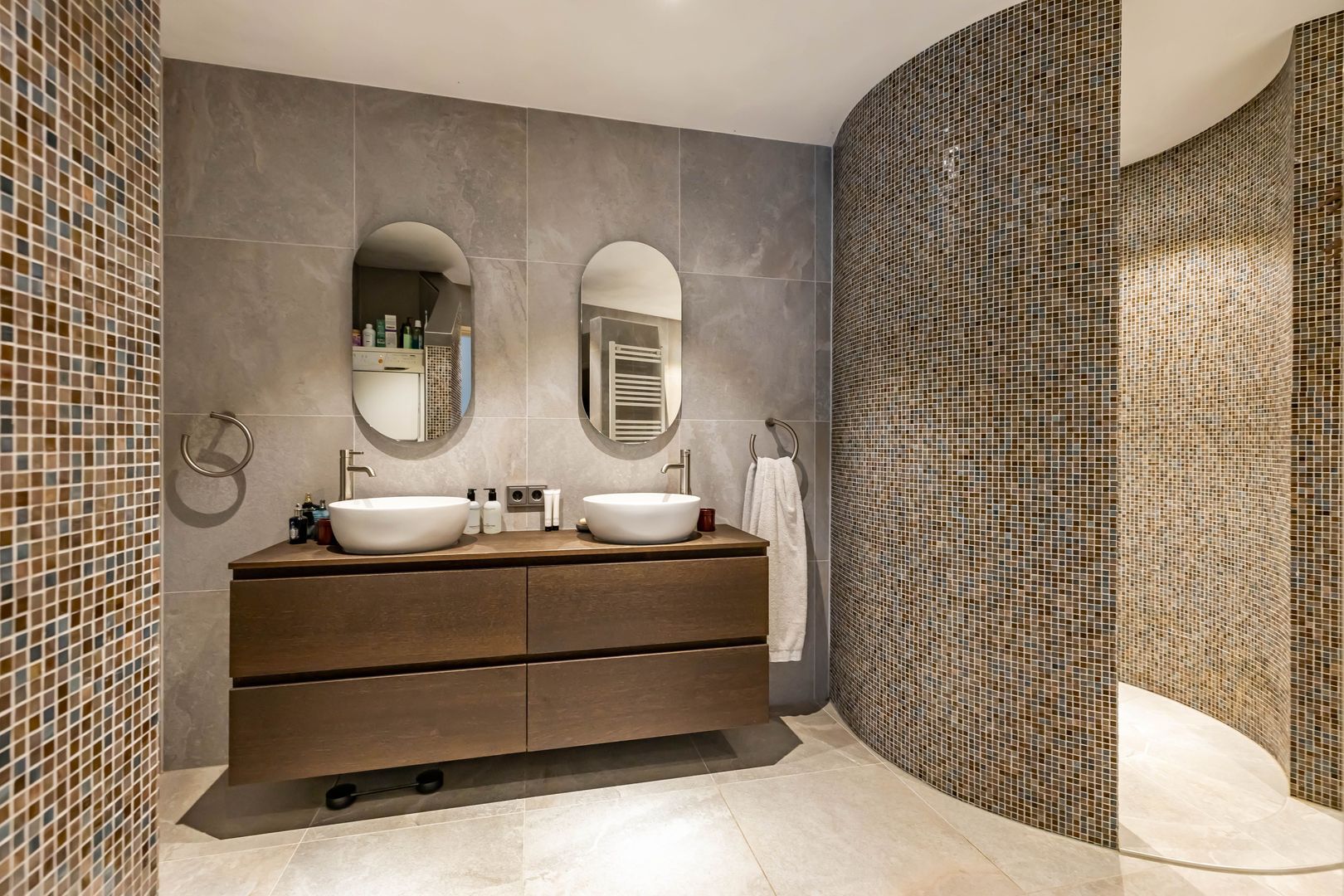 Burg. J.G. Legroweg 21, Paterswolde foto-4