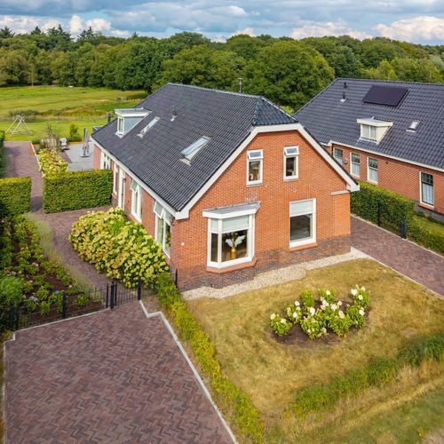 Hoofdweg 11, Zeegse foto-1