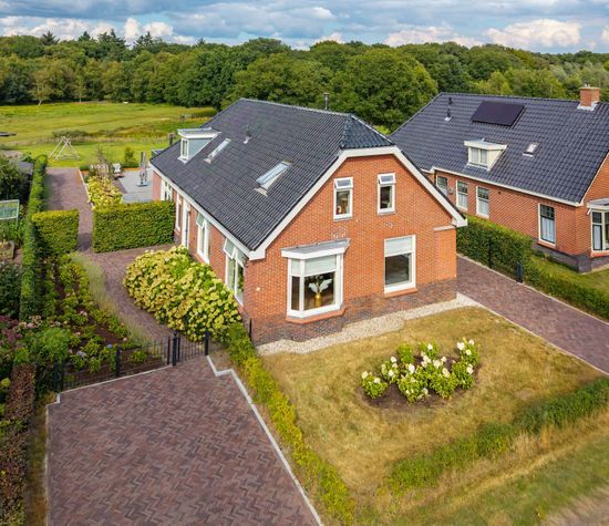 Hoofdweg 11, Zeegse