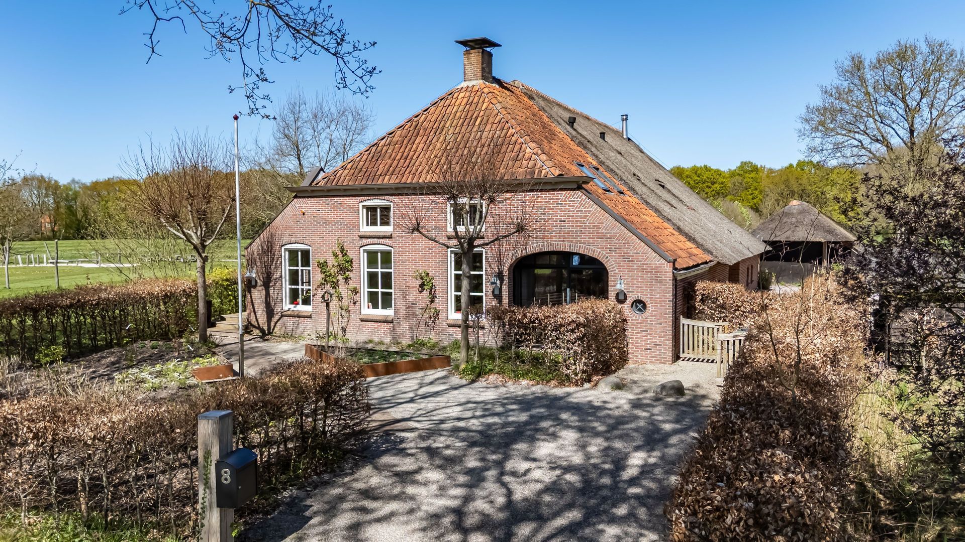 Centrum 8, Lieveren foto-0