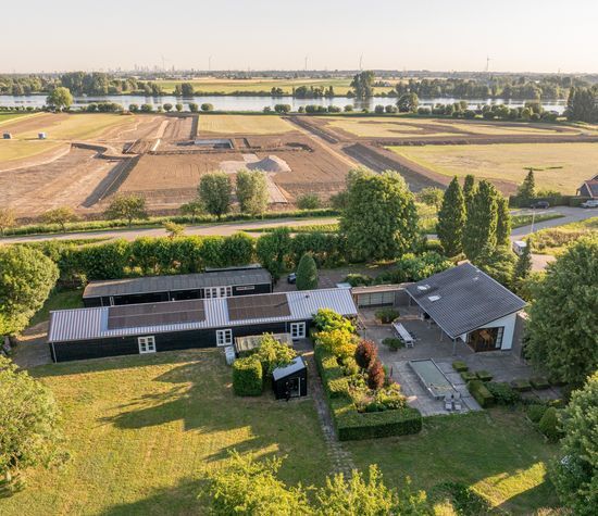 Ritselaarsdijk 10, Strijen