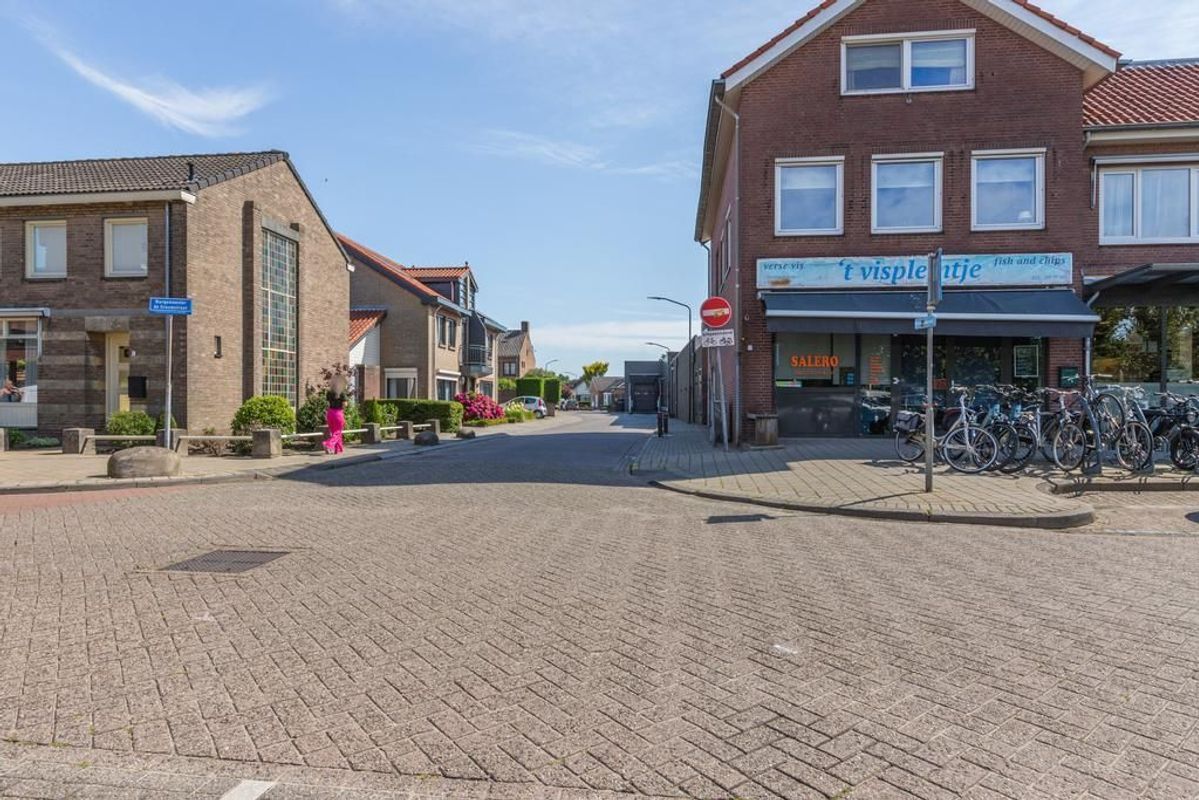 De La Sallestraat 1 - a Photo Blur 40