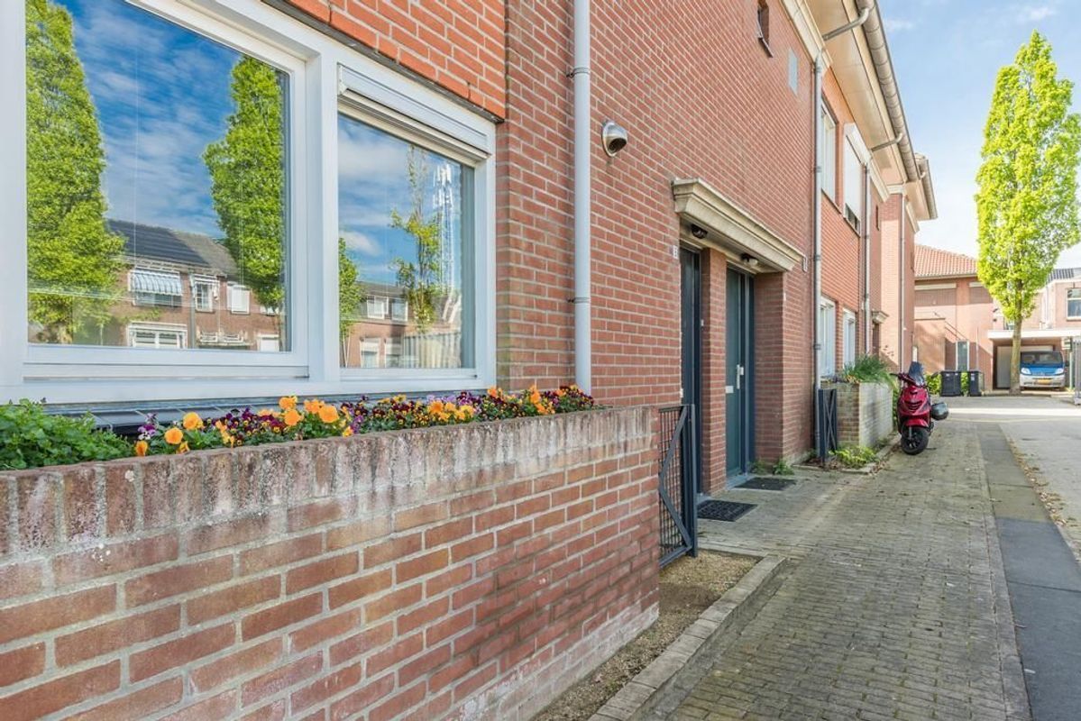 Pastoor Gillisstraat 5 Photo Blur 37