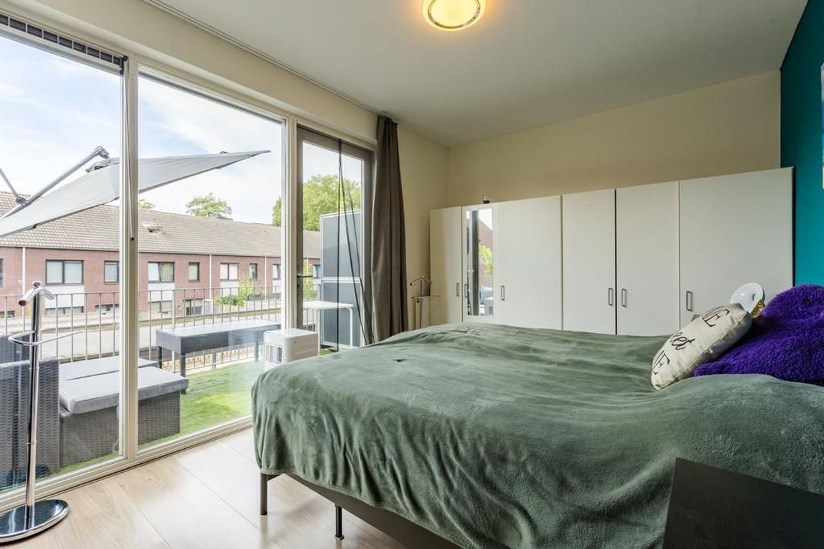 Raadhuisstraat 11 - B Photo Blur 14