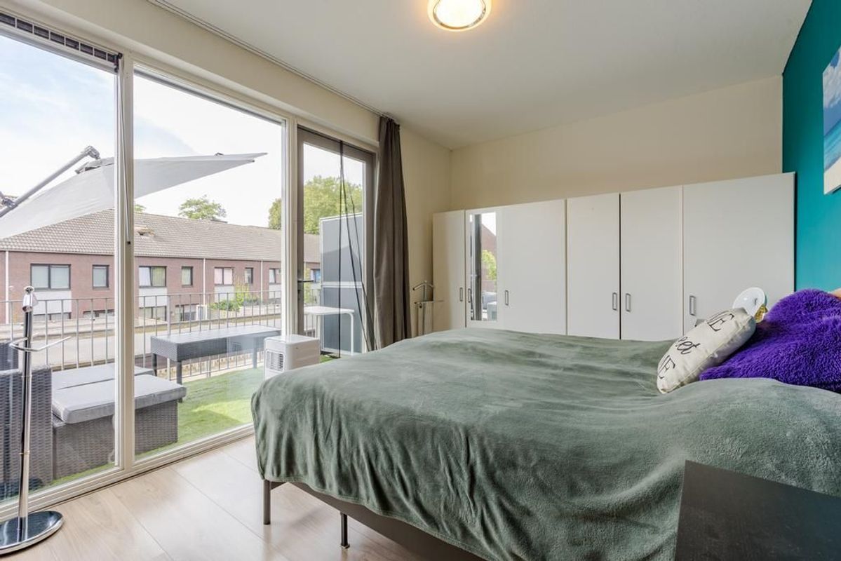 Raadhuisstraat 11 - B Photo Blur 15