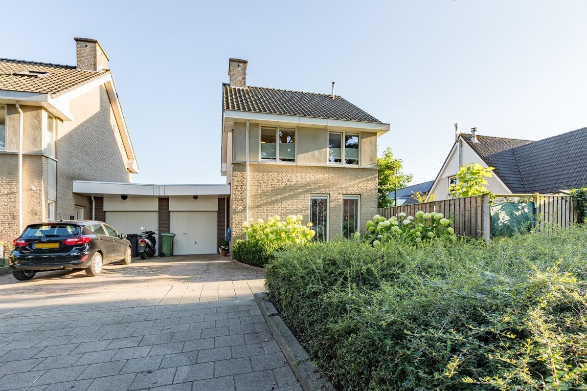 Emilie Knappertstraat 17 Photo Blur 75