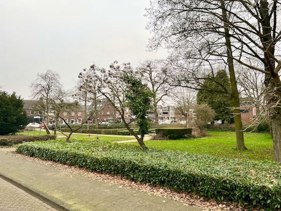 Min. Ruys de Beerenbrouckstraat 1 Photo Blur 28