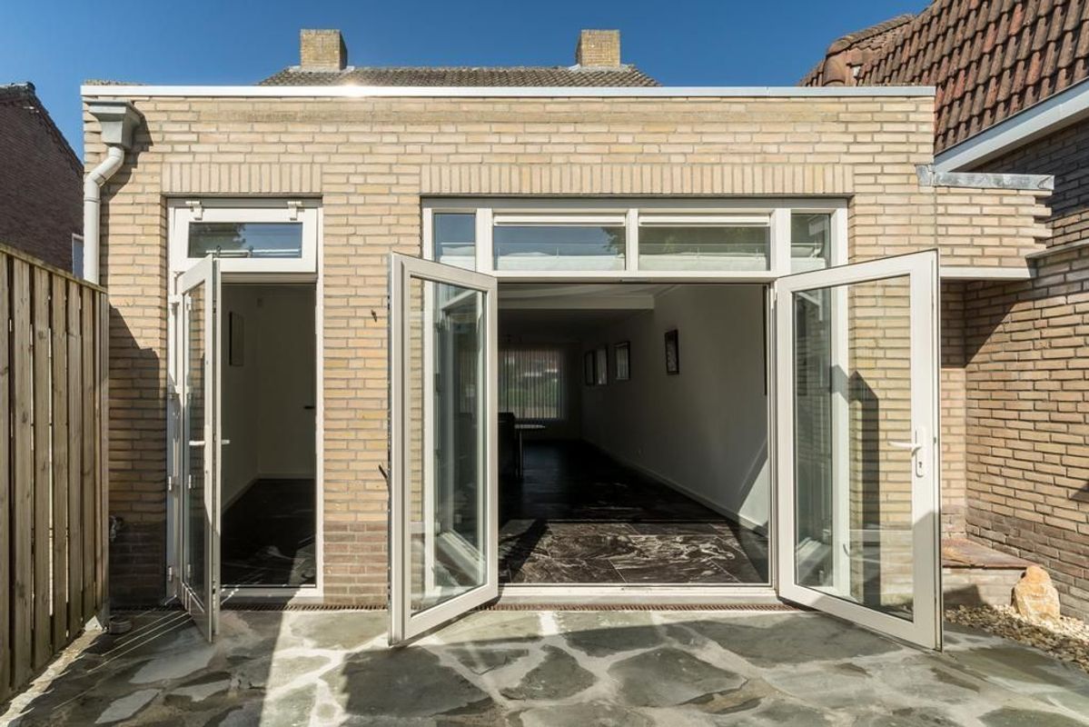 Dwarsstraat 18 Photo Blur 28