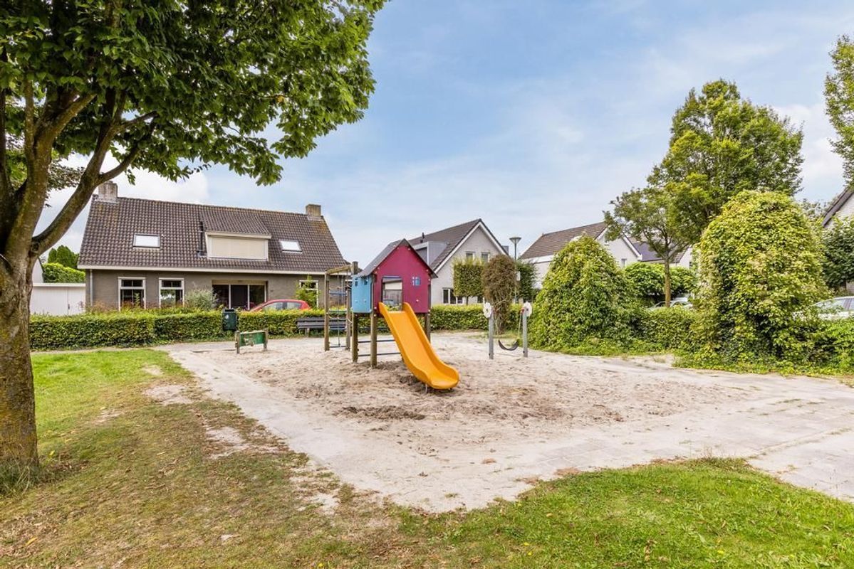 Pastoor van de Boschstraat 18 Photo Blur 26