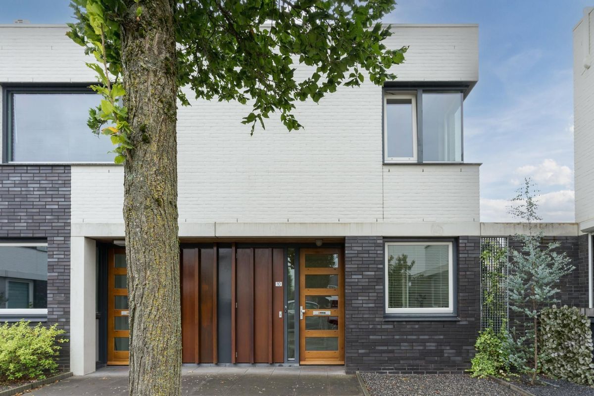 Barones van Voorst tot Voorsthof 10 Photo Blur 0