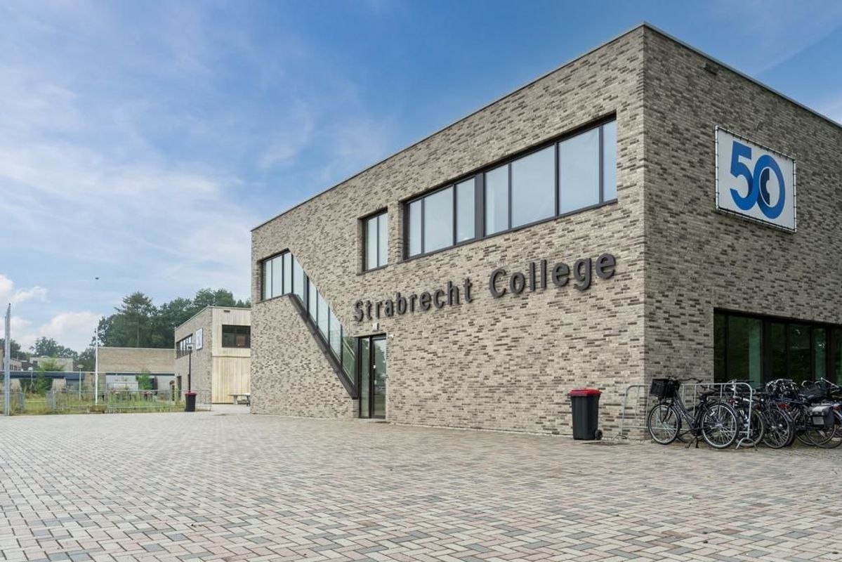 Barones van Voorst tot Voorsthof 10 Photo Blur 27