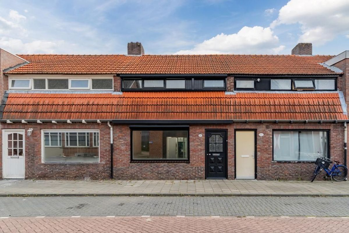 Pastoor Smitsstraat 64 Photo Blur 28