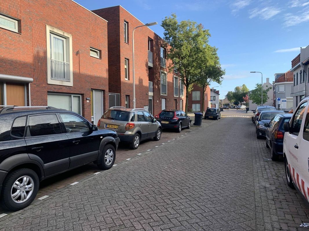 Veestraat 135 - b Photo Blur 16