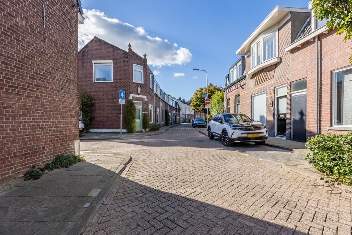 Leo XIII-straat 37 Photo Blur 46