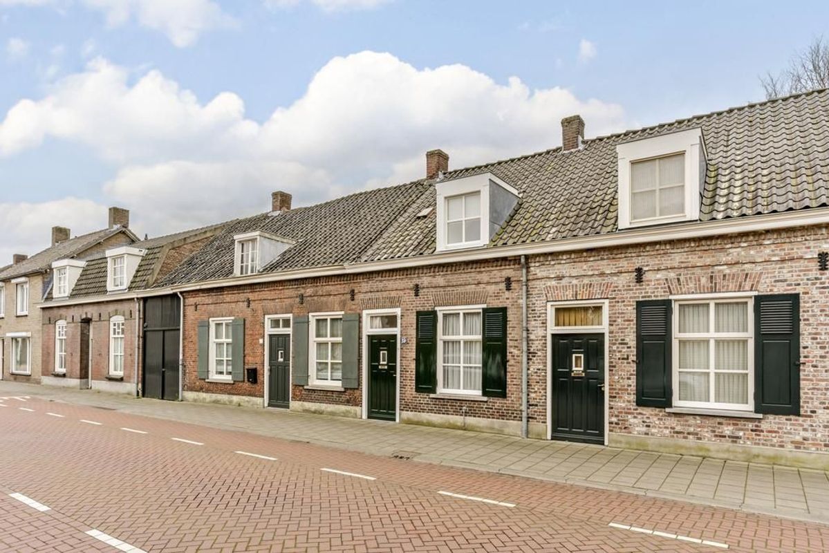 Emmerikstraat 19 Photo Blur 32
