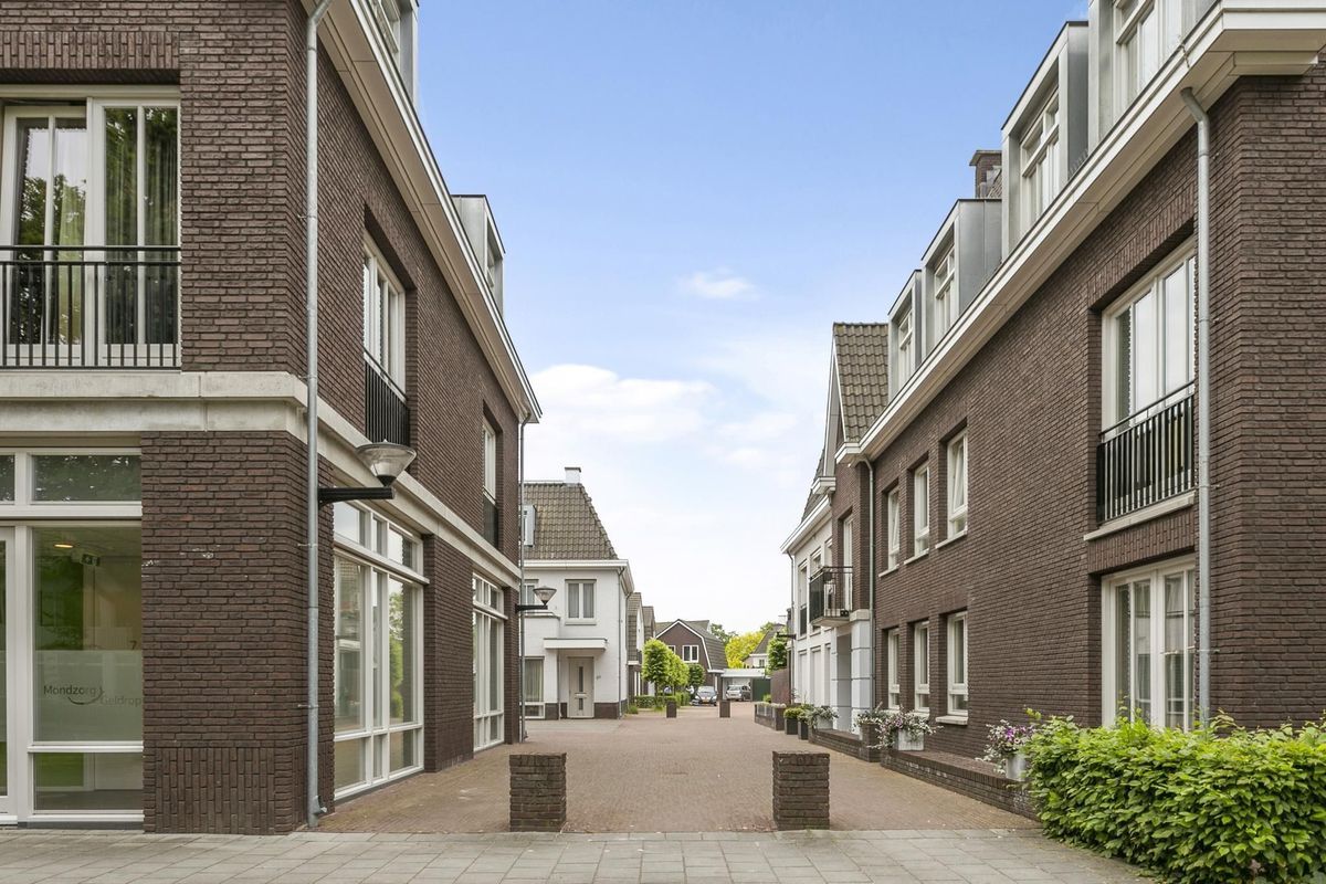 Stationsstraat 7 - E Photo Blur 6