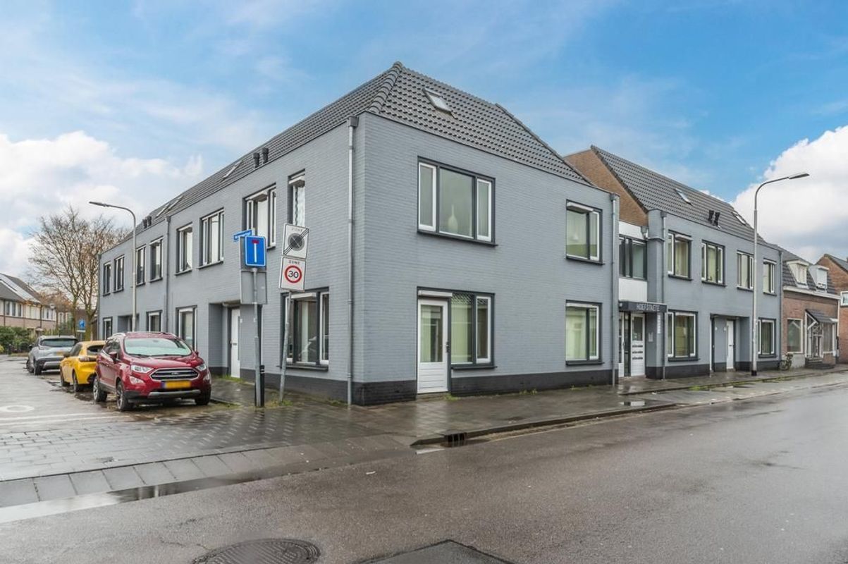 Hoefstraat 80 - a Photo Blur 28