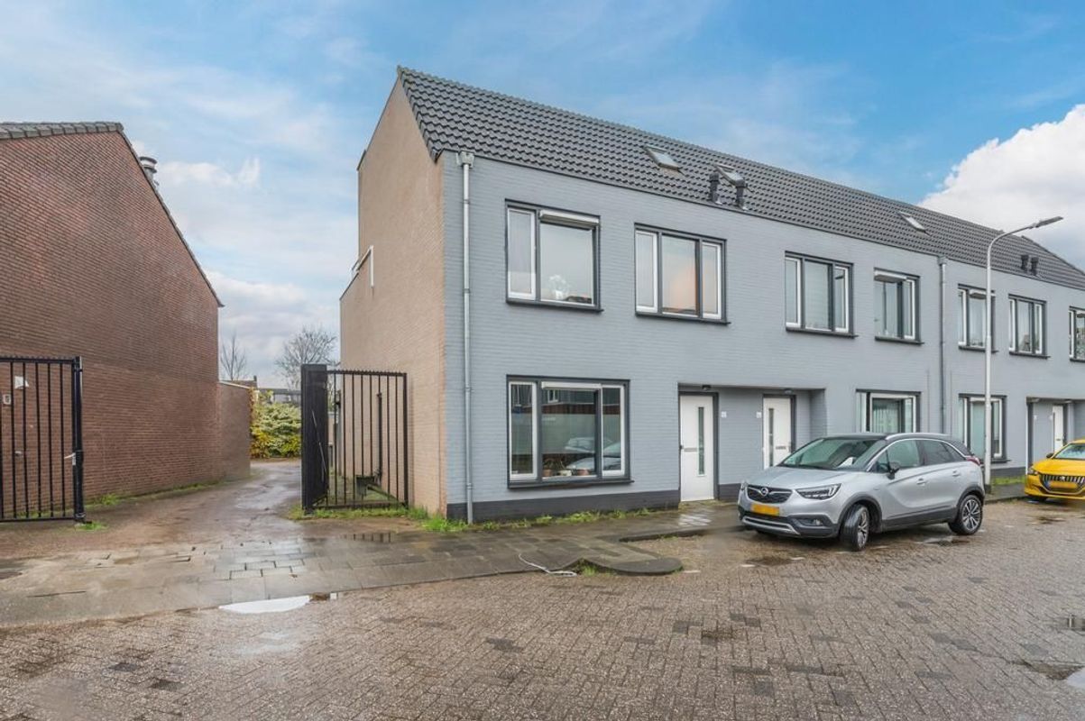 Hoefstraat 80 - a Photo Blur 26
