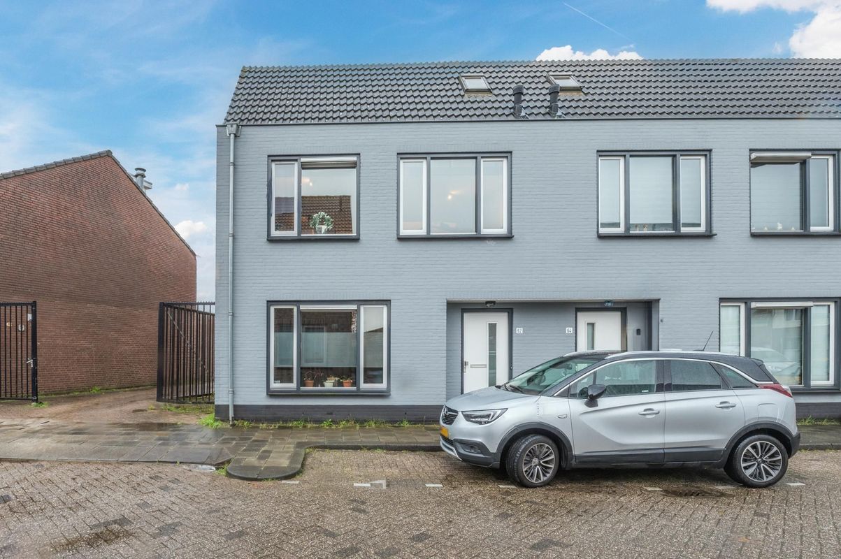 Hoefstraat 80 - a Photo Blur 0