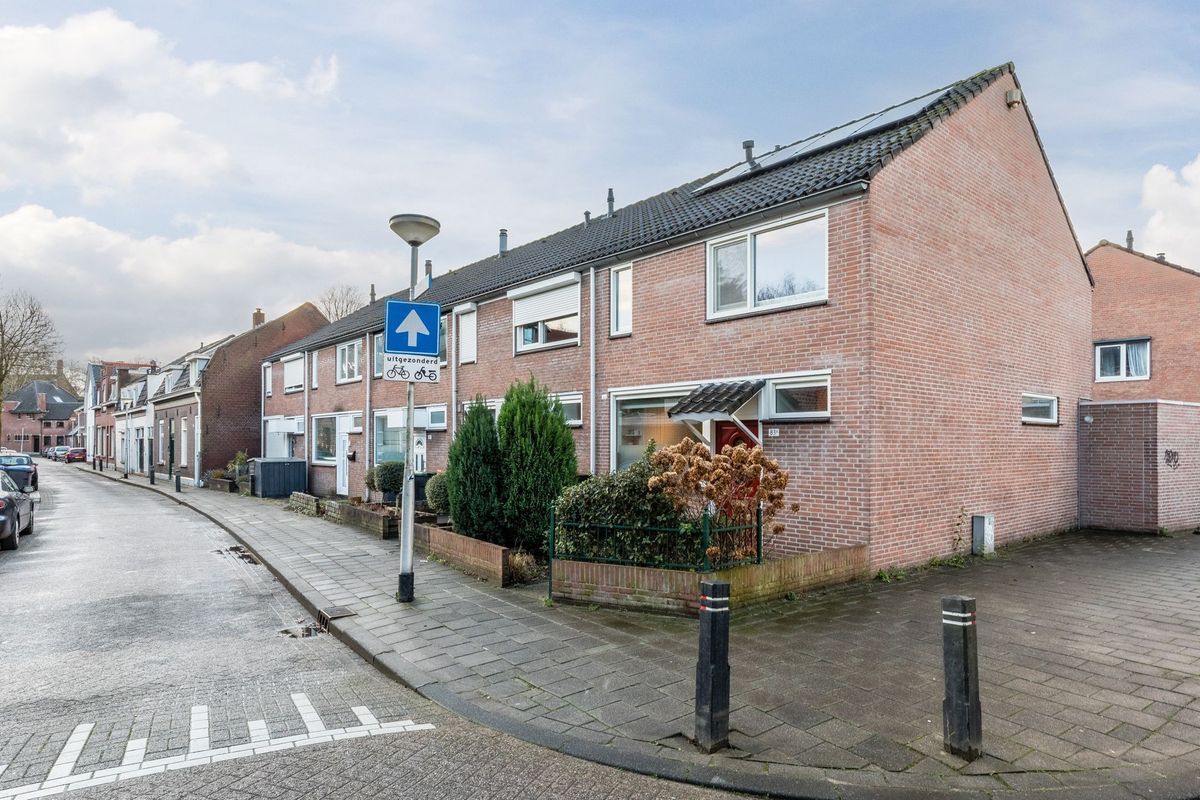 Kapelstraat 83 - a Photo Blur 24