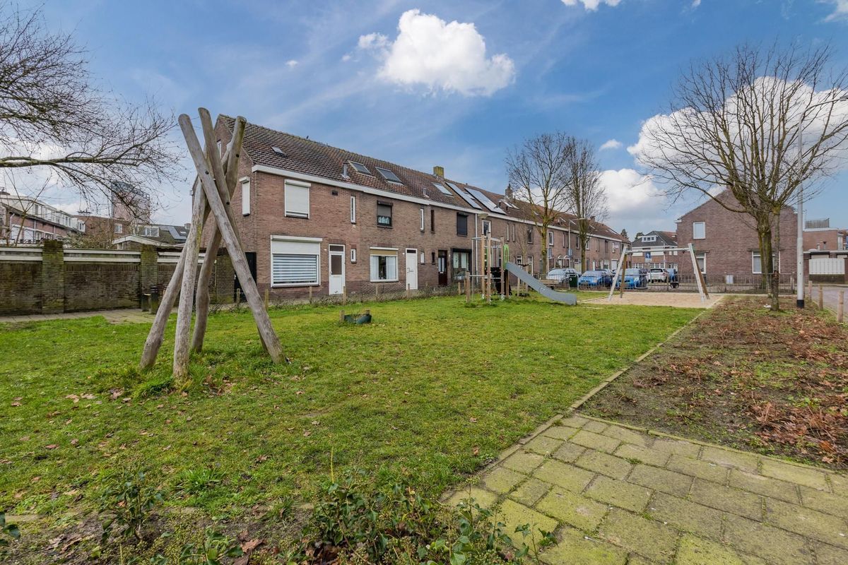 Zuid-Oosterstraat 6 Photo Blur 33