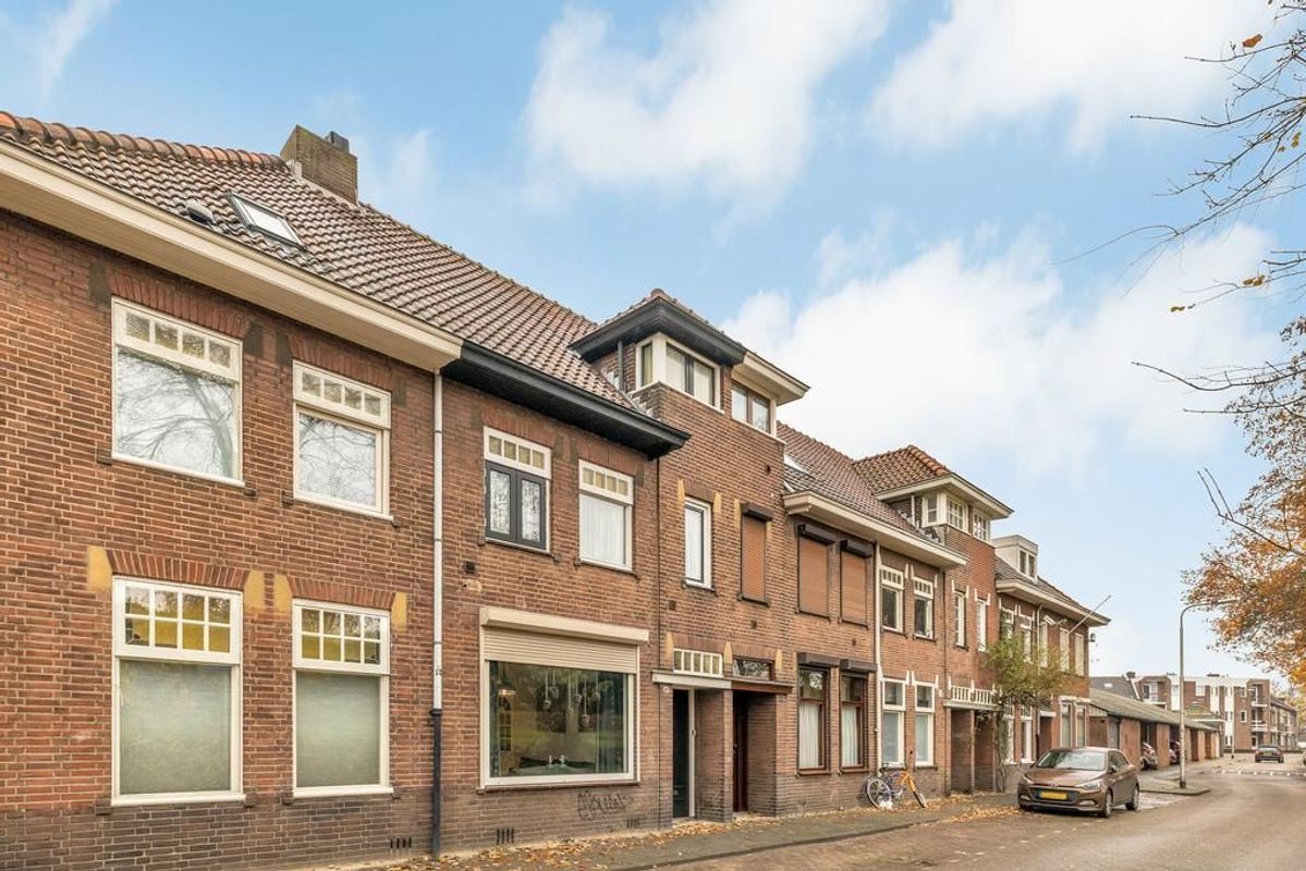 Zuid-Oosterstraat 6 Photo Blur 34