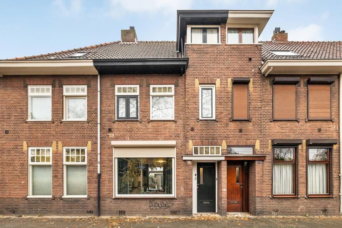 Zuid-Oosterstraat 6 Photo Blur 0