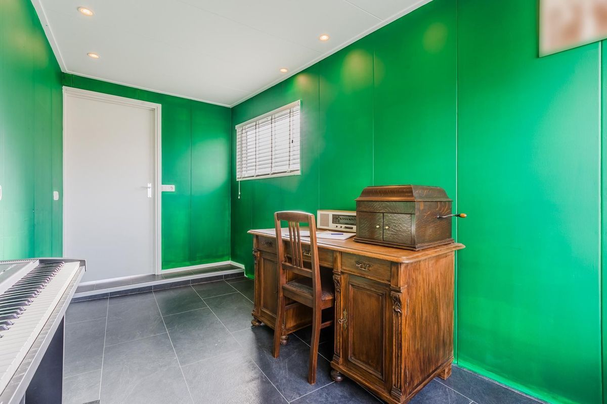 Abdis van Thornstraat 63 Photo Blur 17