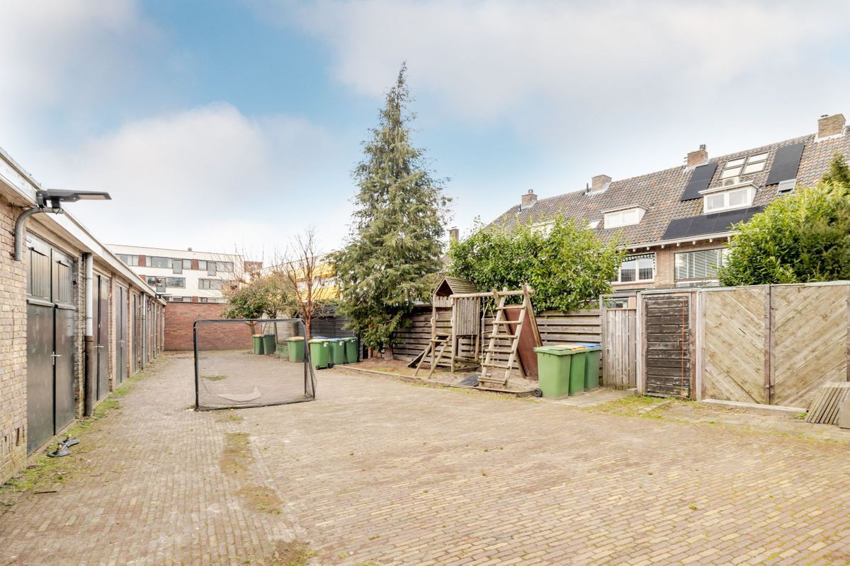 Willem van Oranjelaan 9 Photo Blur 55
