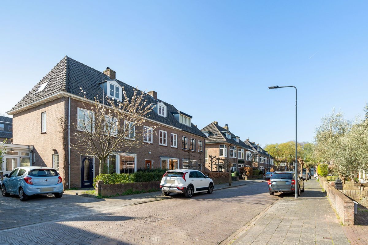 Laan van Liedekerke 16 Photo Blur 37