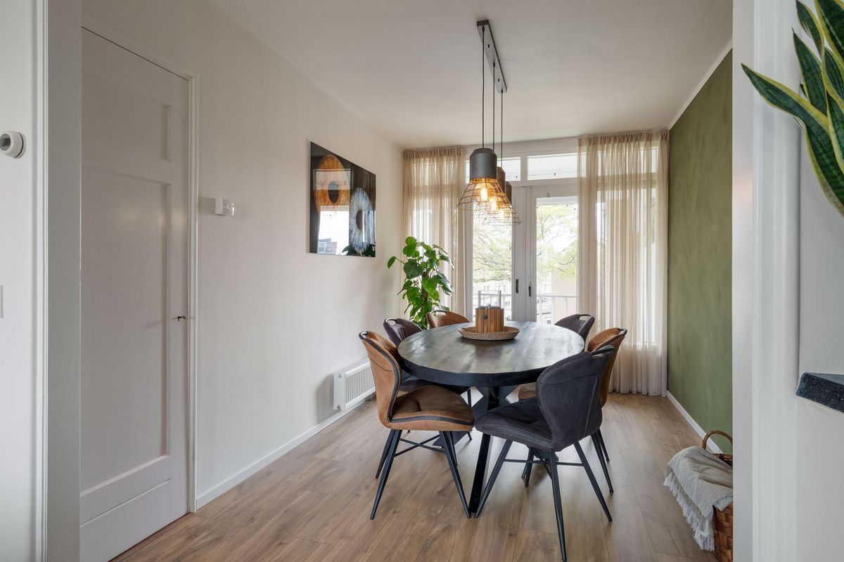 Dr. Struyckenstraat 110 - B Photo Blur 16