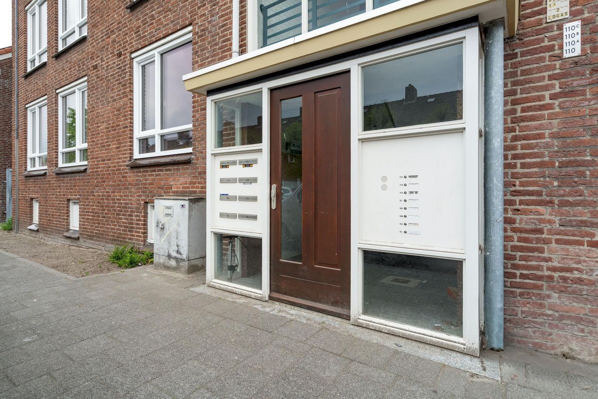 Dr. Struyckenstraat 110 - B Photo Blur 5