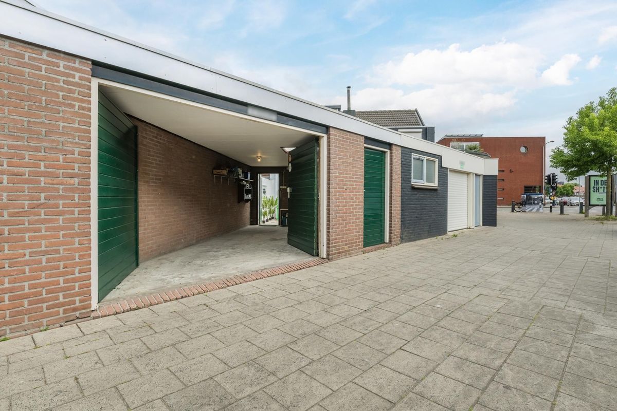 Broekhovenseweg 103 - a Photo Blur 2